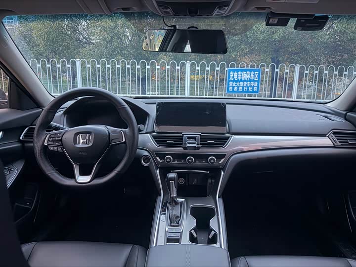 Фото 5 - Honda Accord