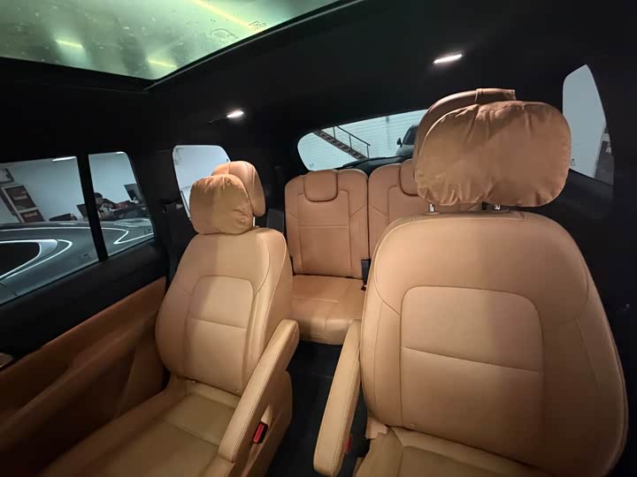 Фото 8 - LiXiang One