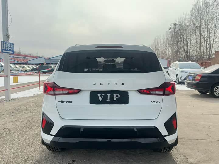 Photo 8 - Jetta VS5