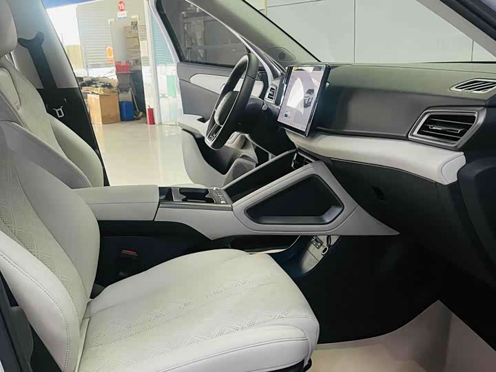 Фото 6 - BYD Yuan Up