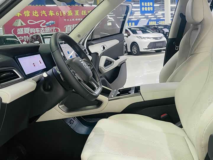 Фото 7 - BYD Yuan Up