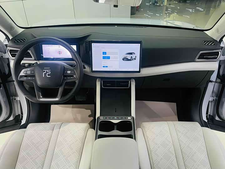 Фото 9 - BYD Yuan Up