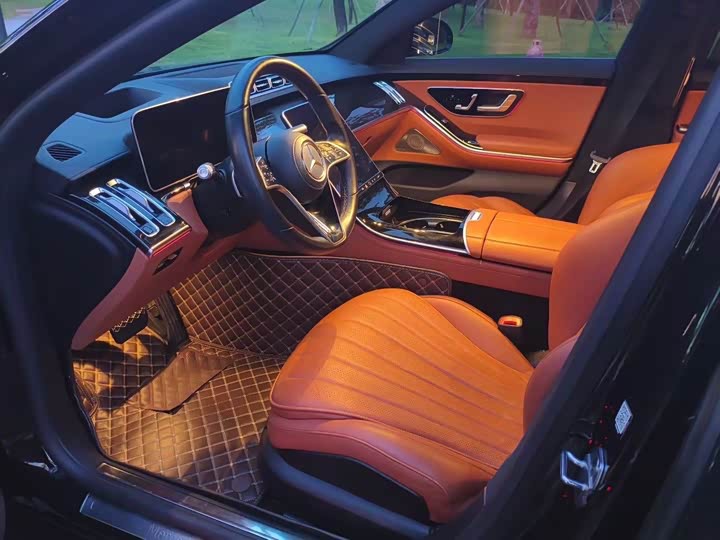 Фото 4 - Mercedes-Benz S-Class