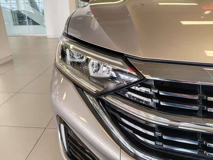 Фото 4 - Volkswagen Sagitar L