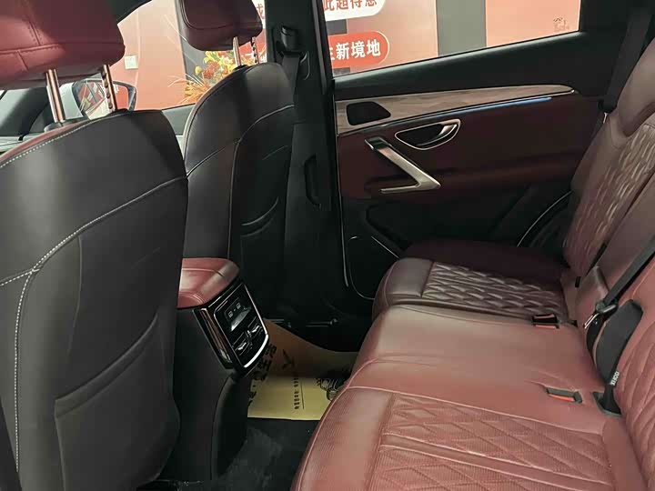 Photo 6 - Jetour X70 Plus