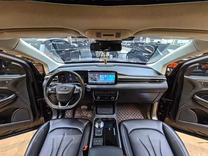 Фото 7 - Ford Edge