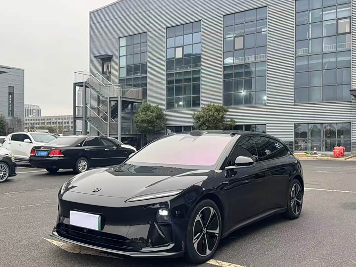 Фото 1 - Nio ET5T