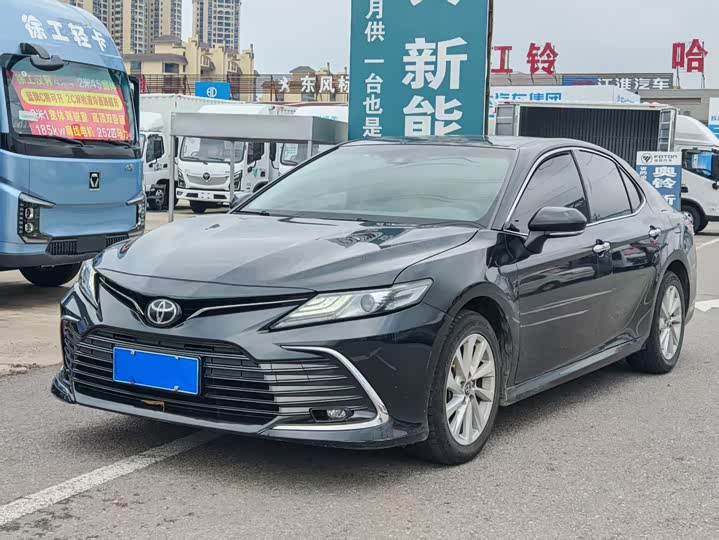 Фото 1 - Toyota Camry