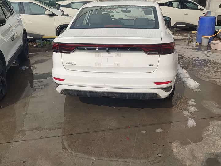 Photo 4 - Geely Emgrand