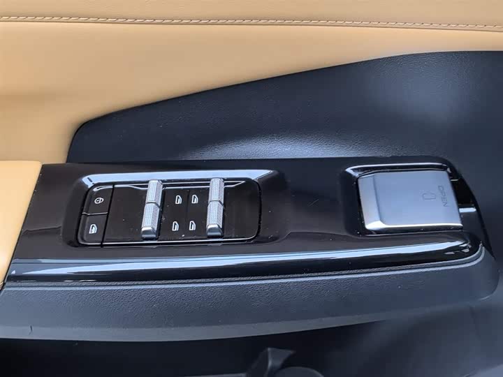 Фото 9 - Geely Galaxy L7