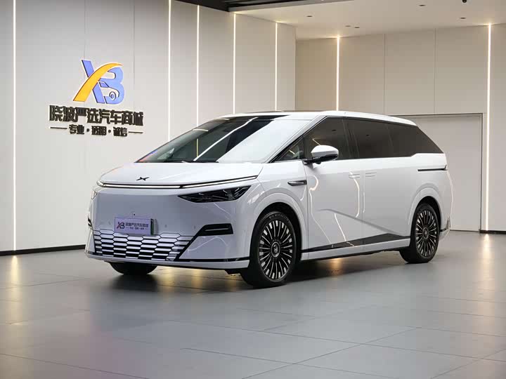 Фото 1 - XPeng X9