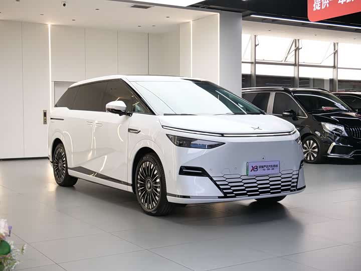 Фото 3 - XPeng X9