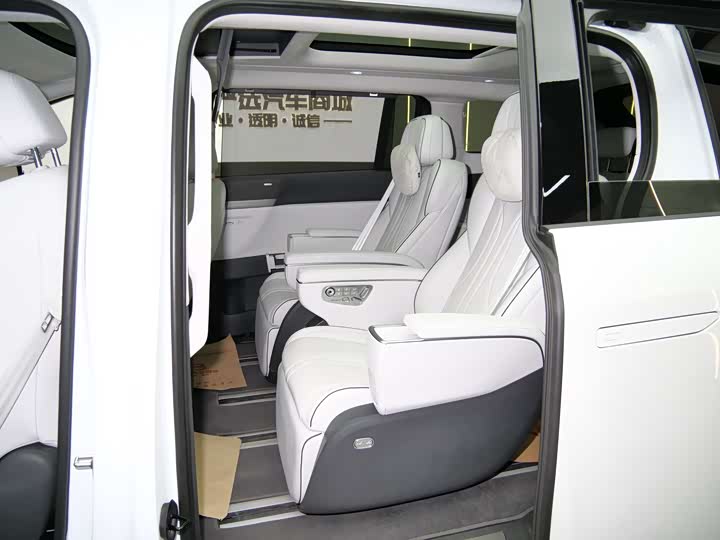 Фото 9 - XPeng X9