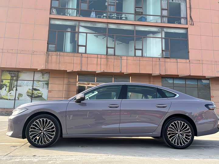 Photo 2 - Volkswagen Passat