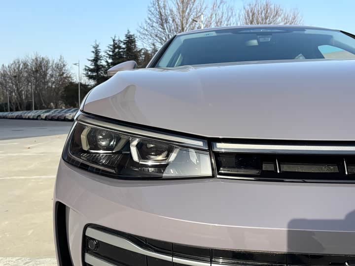 Photo 4 - Volkswagen Passat