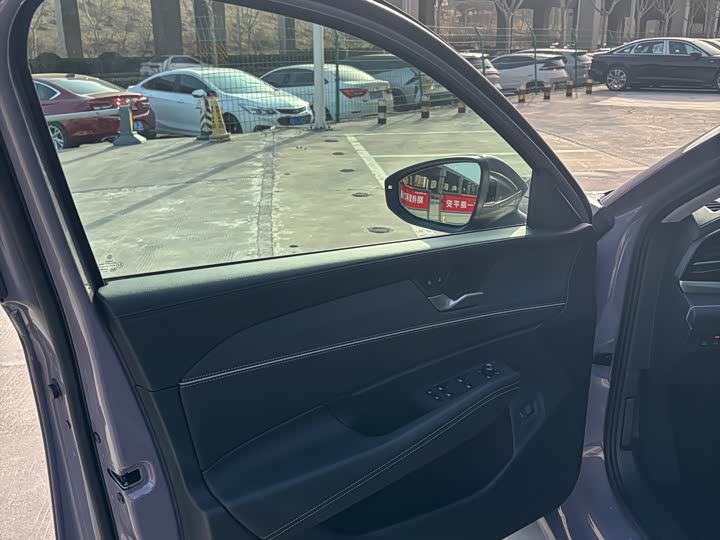 Photo 7 - Volkswagen Passat