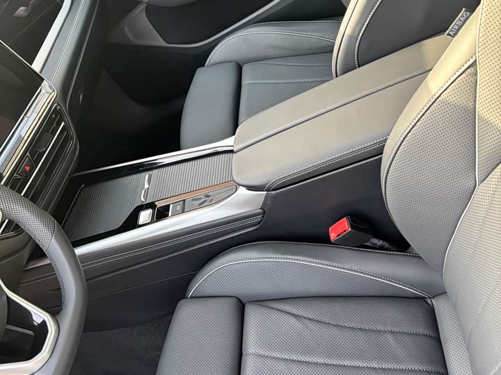 Photo 8 - Volkswagen Passat