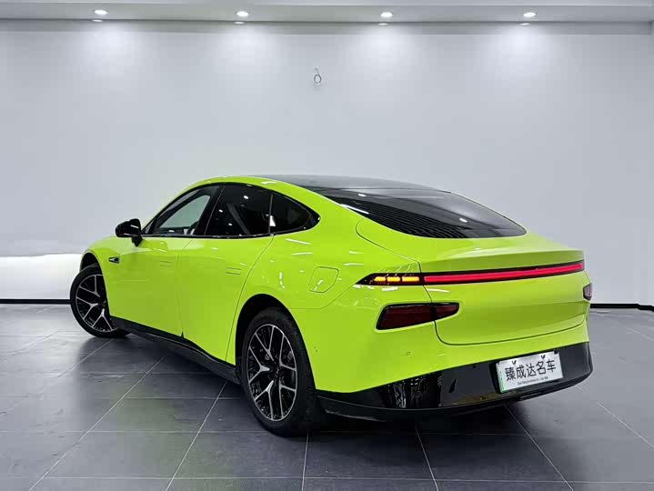 Фото 4 - XPeng P7