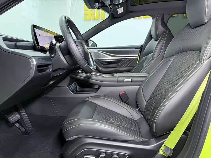 Фото 8 - XPeng P7