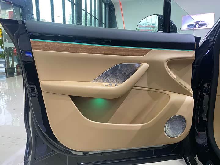 Фото 7 - Luxeed R7