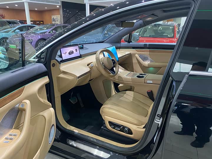 Фото 8 - Luxeed R7