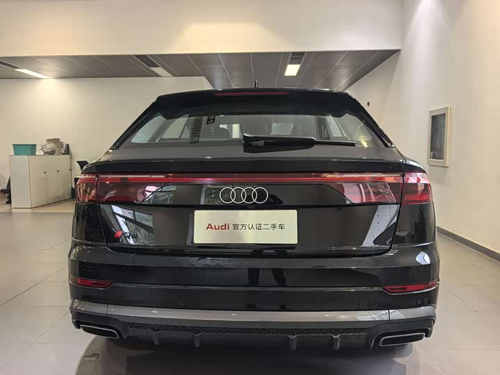 Фото 4 - Audi Q8