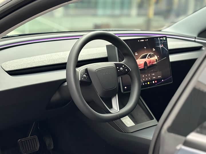 Фото 8 - Tesla Model 3