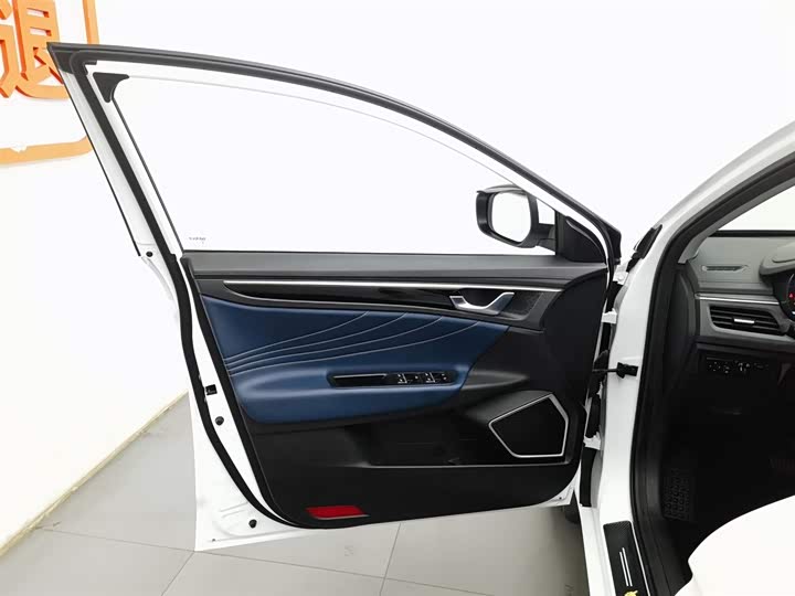 Фото 8 - Geely Emgrand GL