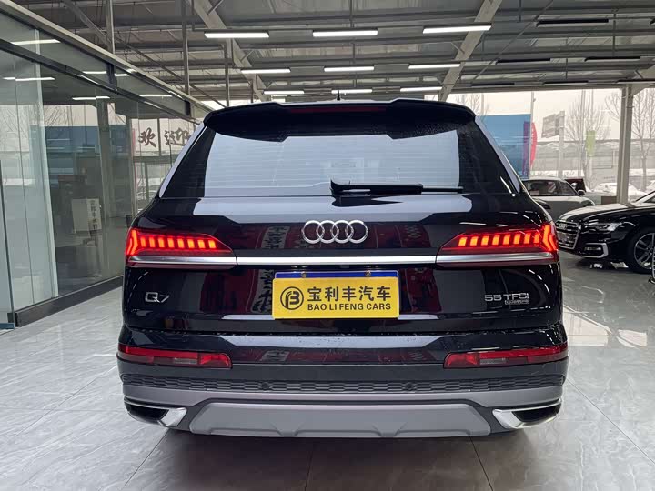 Фото 7 - Audi Q7