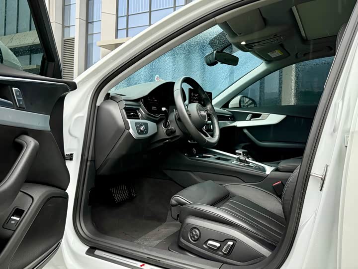 Фото 6 - Audi A4L