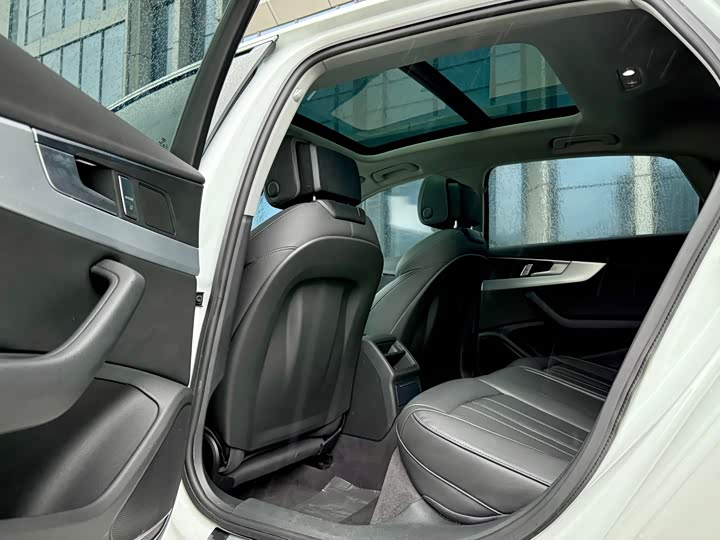 Фото 7 - Audi A4L