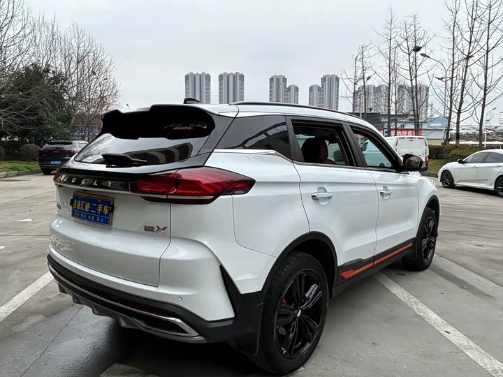 Фото 4 - Geely Atlas