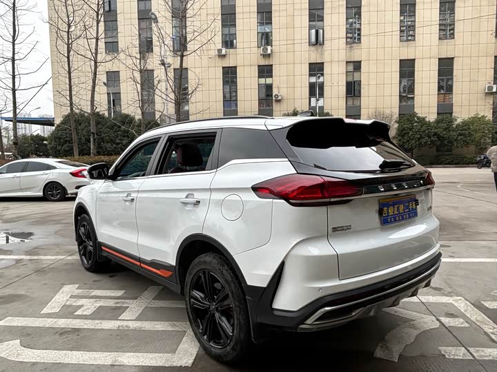 Фото 6 - Geely Atlas