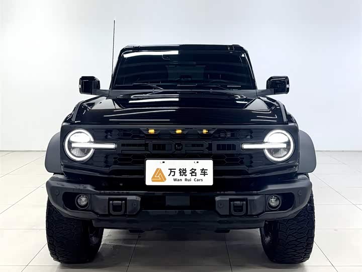 Photo 2 - Ford Bronco