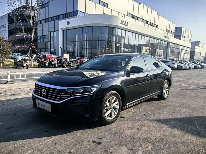 Фото 1 - Volkswagen Passat