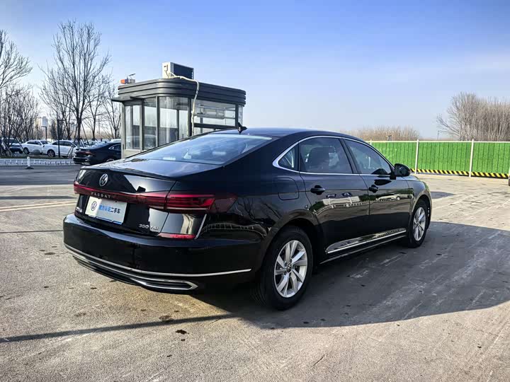 Фото 9 - Volkswagen Passat