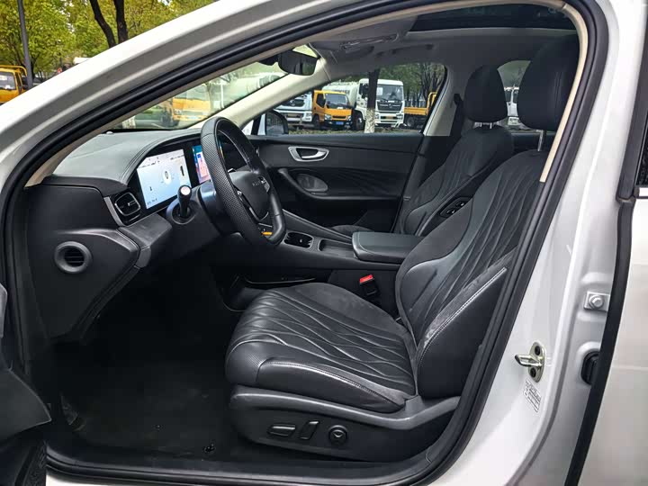 Фото 6 - Roewe D7