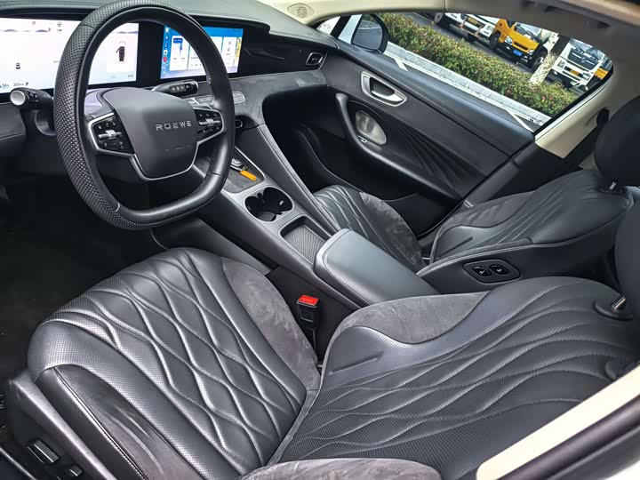 Фото 7 - Roewe D7