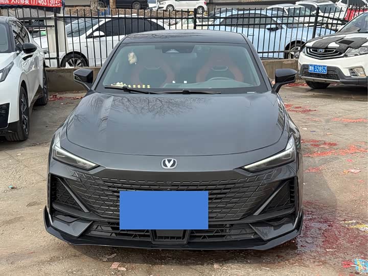 Фото 2 - Changan UNI-V