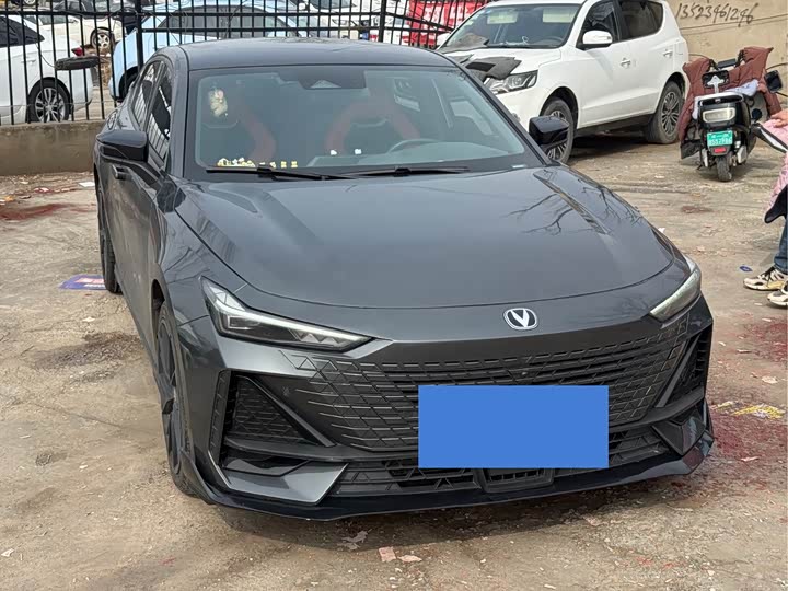 Фото 3 - Changan UNI-V