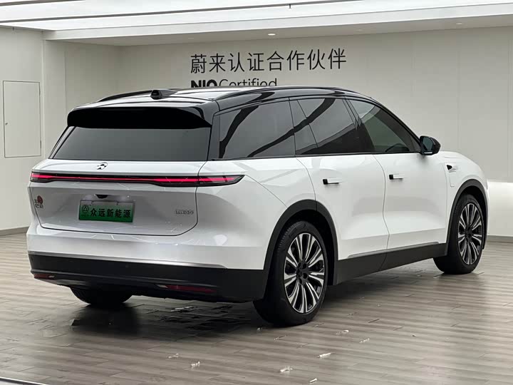 Фото 6 - Nio ES8