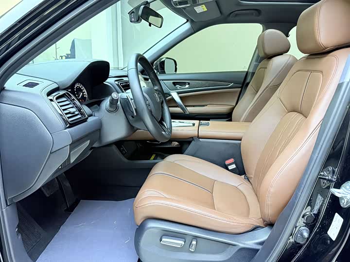 Photo 7 - Honda UR-V