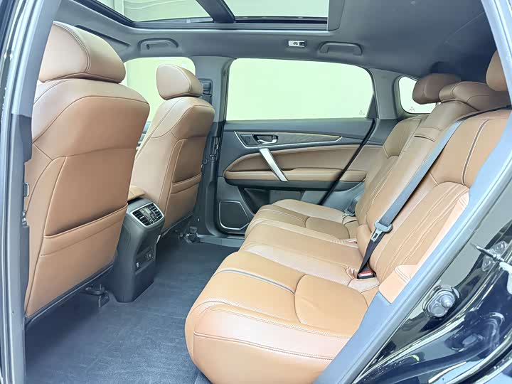 Photo 8 - Honda UR-V