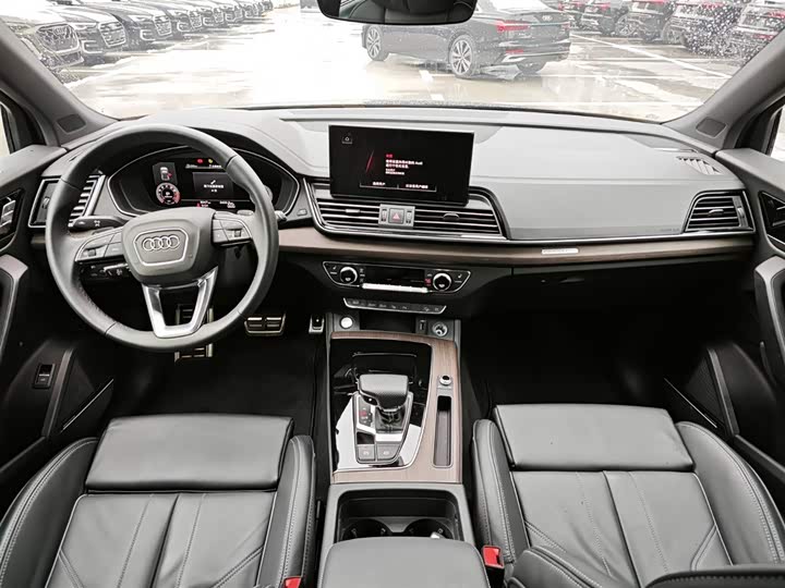 Фото 6 - Audi Q5L