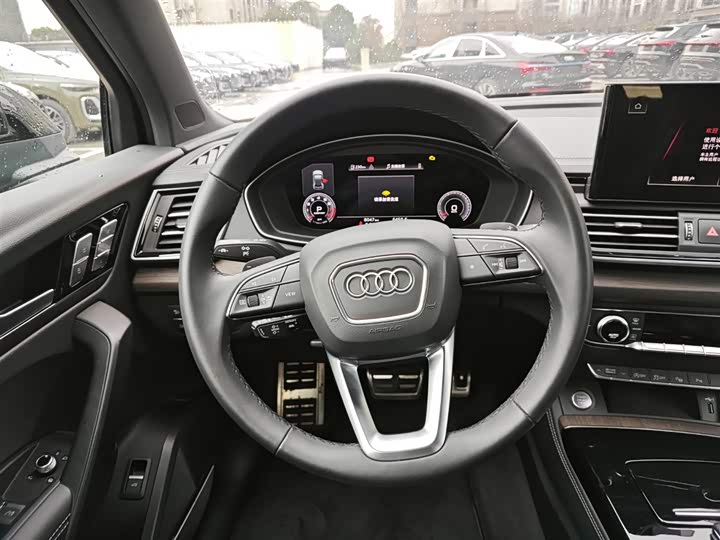 Фото 7 - Audi Q5L