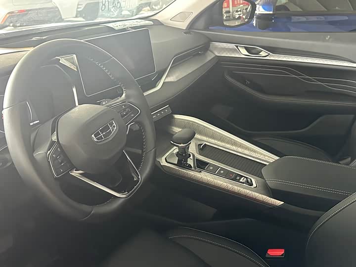 Фото 4 - Geely Preface