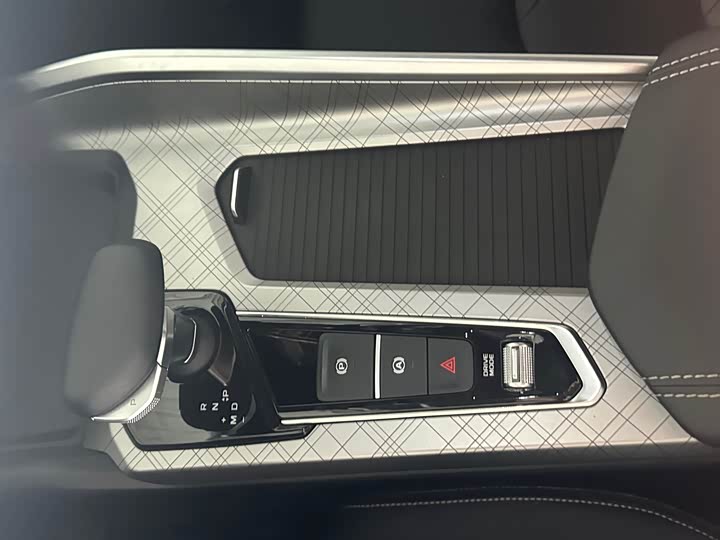 Фото 5 - Geely Preface