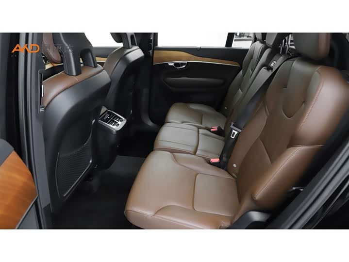 Фото 7 - Volvo XC90