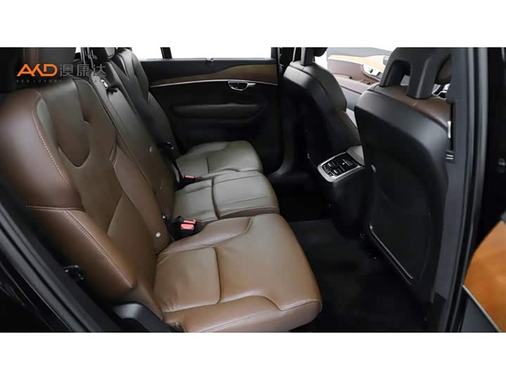 Фото 8 - Volvo XC90