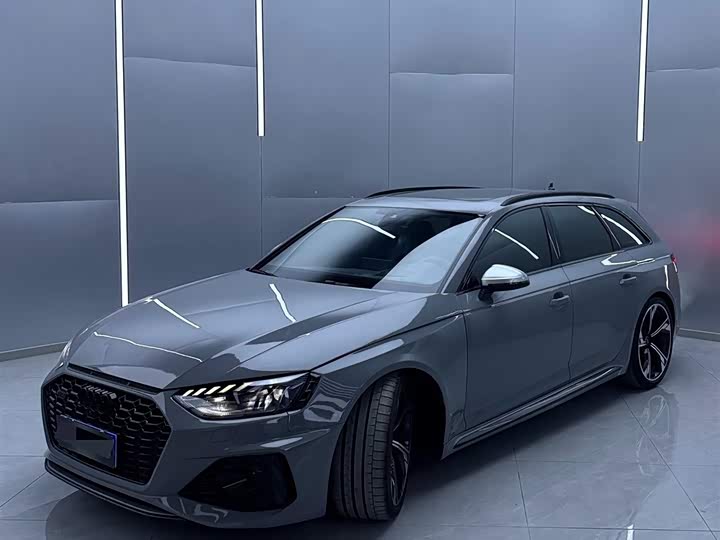 Фото 1 - Audi RS 4